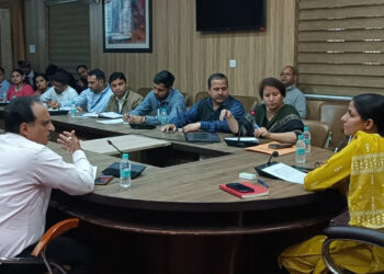 बैंक संदिग्ध लेन देन की जानकारी नोडल अधिकारी को देंगे : डीएम