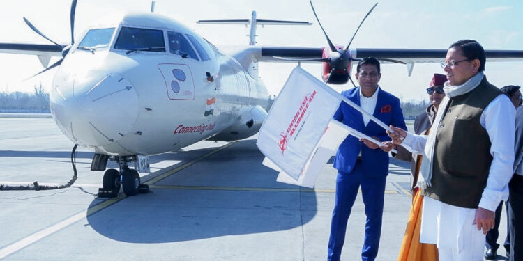 सीएम ने अयोध्या, अमृतसर व वाराणसी के लिये हवाई सेवाओं का किया शुभारम्भ