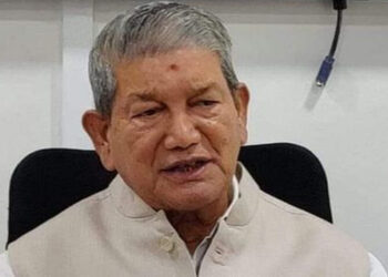 ‘मैं किसके हाथ पर अपना खूं तलाश करू ‘ : हरीश