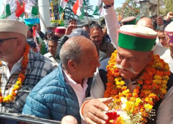 मसूरी पहुंचने पर कांग्रेस प्रत्याशी गुनसोला का कार्यकर्ताओं ने जोरदार स्वागत