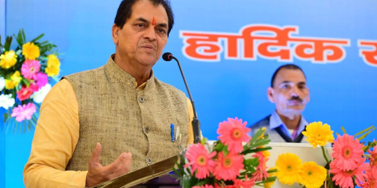 सरकार की ज्यादा से ज्यादा योजनाओं का लाभ जनता को मिले : अग्रवाल