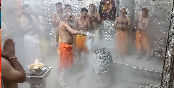 महाकालेश्वर मंदिर के गर्भगृह में कैसे लगी आग? जांच रिपोर्ट से खुलेगा राज