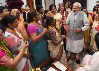 महिला दिवस पर नारी शक्ति को पीएम मोदी ने दिया बड़ा तोहफा!
