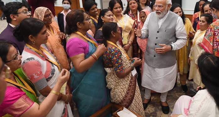 महिला दिवस पर नारी शक्ति को पीएम मोदी ने दिया बड़ा तोहफा!