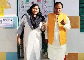 Dr. Dhan Singh Rawat voted along with his wife