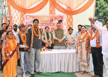 पीएम मोदी ने देश का मान और सम्मान बढ़ाने का काम किया : जोशी