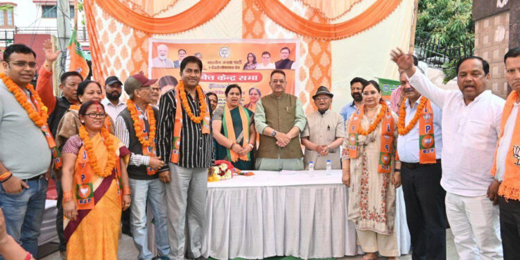 पीएम मोदी ने देश का मान और सम्मान बढ़ाने का काम किया : जोशी