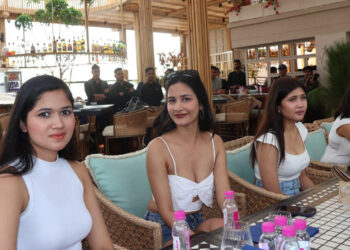 मिस कैट वॉक सब-कांटेस्ट में बिखेरे प्रतिभागियों ने जलवे