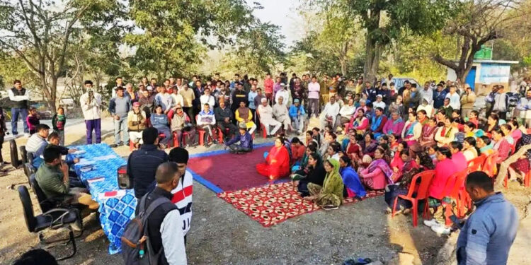 चुनाव बहिष्कार करना पड़ा भारी, शांति भंग में 30 से अधिक ग्रामीणों का कटा चालान