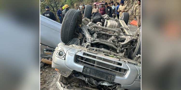 कार खाई में गिरने से 5 छात्रों की मौत, एक घायल