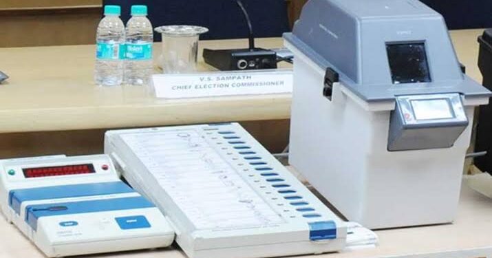 EVM हैक की खबर से गरमाई सियासत!