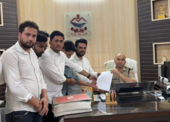 डॉ. दिवेश मौत मामले में एसपी सिटी से मिले एनएसयूआई कार्यक्रता