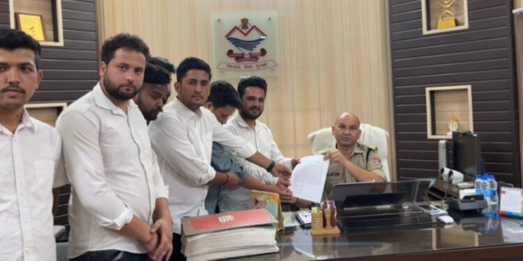 डॉ. दिवेश मौत मामले में एसपी सिटी से मिले एनएसयूआई कार्यक्रता