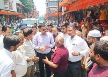 Nagar Nigam launched encroachment removal campaign