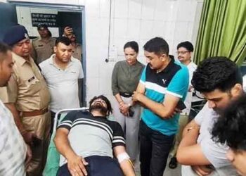 पुलिस के मुठभेड़ में दो बदमाशों के पैर पर लगी गोली, तीन गिरफ्तार