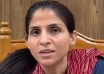 भूमि खरीदने से पूर्व तहसील में राजस्व अभिलेखों के सम्बन्ध में पड़ताल अवश्य कर लें : डीएम