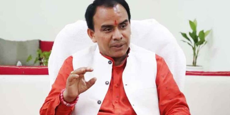 सूबे में पढ़ाई के साथ कमाई भी करेंगे छात्र-छात्राएं : डा. धन सिंह रावत