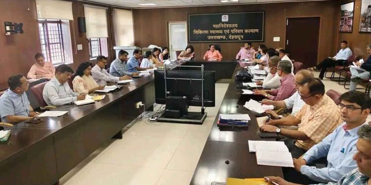 स्वास्थ्य मंत्री ने ली डेंगू रोकथाम की समीक्षा बैठक