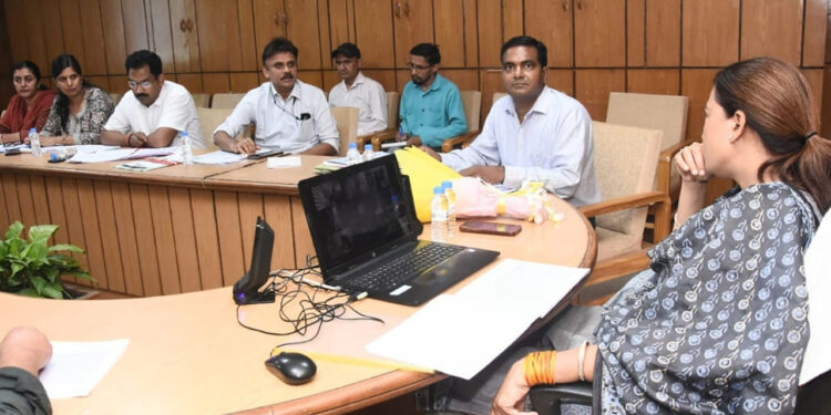 30 जून तक महालक्ष्मी किट लाभार्थियों तक पहुँचाया जाये : रेखा आर्य