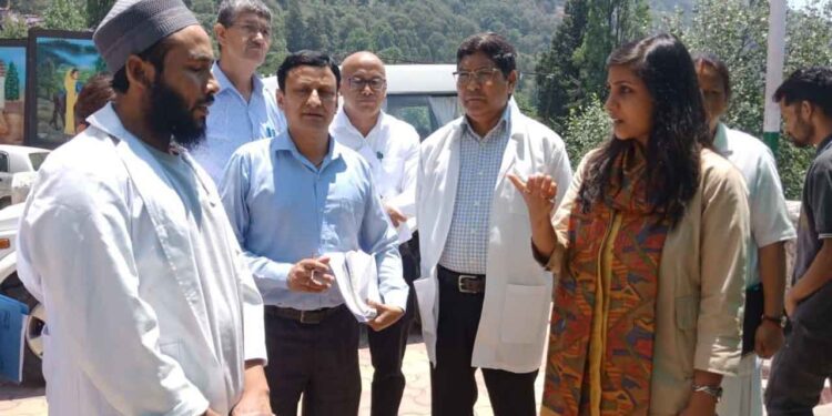 एनएचएम निदेशक ने किया कई स्वास्थ्य इकाइयों का निरीक्षण