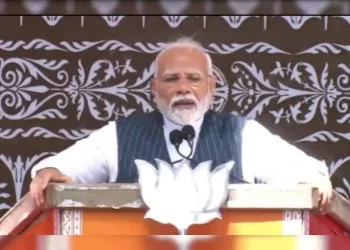 पीएम मोदी ने अचानक क्यों रोक दिया भाषण, भीड़ का जोश हो गया हाई, फिर…