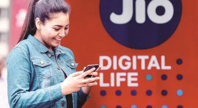 Jio का 84 दिनों का सबसे बढ़िया प्लान, दबाकर करें कॉलिंग