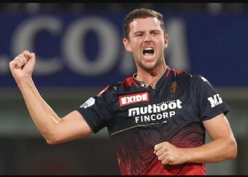 RCB के जोश हेजलवुड ने रच दिया इतिहास!
