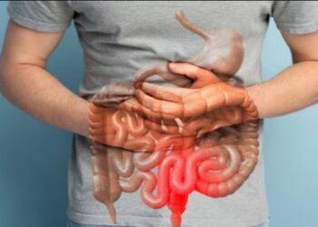 आंतों में 5 कारणों से चिपकने लगती है गंदगी, जानें सफाई करने के उपाय