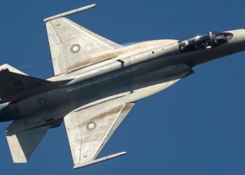 सोशल मीडिया पर JF-17 की तस्वीर डालकर पाक बना रहा माहौल!