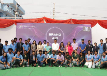 डीबीएस ग्लोबल यूनिवर्सिटी में लगा ट्रेंड बाजार