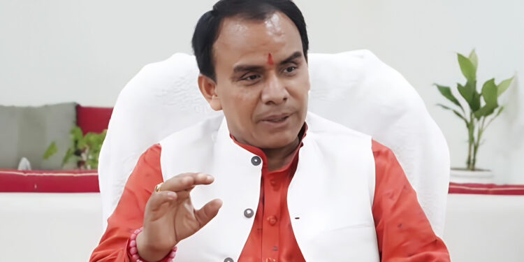 विद्यालयों में नये विषय खोलने को प्रस्ताव भेजें अधिकारी : डॉ. धन सिंह रावत