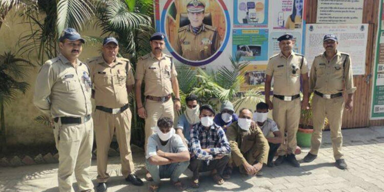 संरक्षित पशु को काटने के आरोप में छह गिरफ्तार