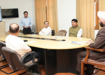 राज्यपाल के समक्ष दिया शोध कार्य की प्रगति पर प्रस्तुतीकरण