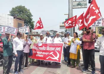 ‘जेडी बैंस वापस जाओ, भारत बिकाऊ नहीं’ के लगे नारे