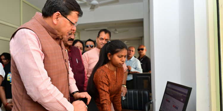 यात्रियों का सहयोगी बनकर यात्रा को सफल बनाना है : धामी