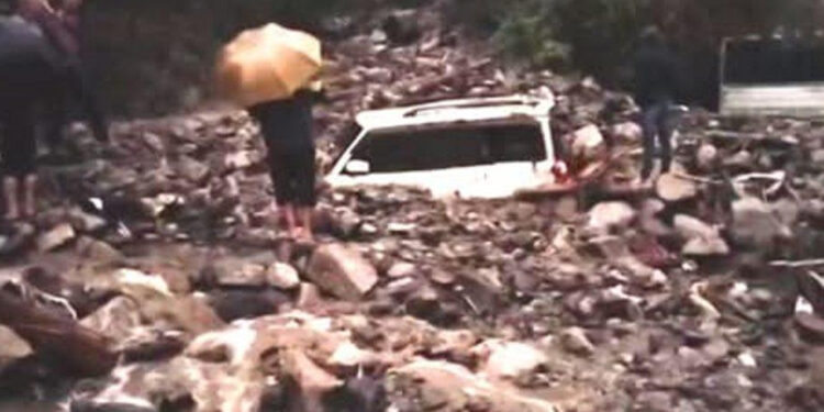 बारिश व ओलावृष्टि ने पहाड़ी क्षेत्रों में जमकर मचाई तबाही