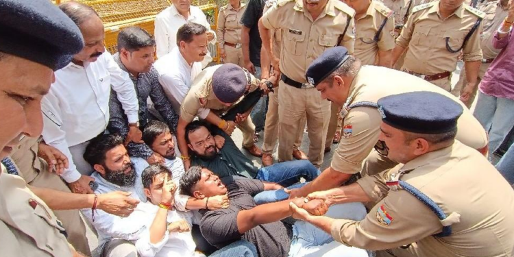 ईडी दफ्तर पर यूथ कांग्रेस का जोरदार प्रदर्शन