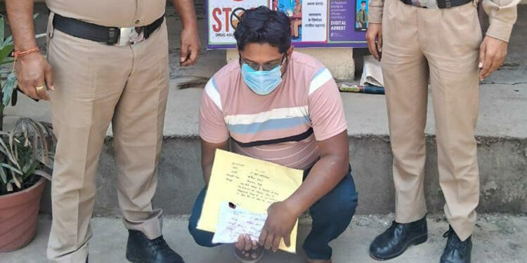 पुलिस ने क्रिकेट सट्टे के मुख्य बुकी को किया गिरफ्तार