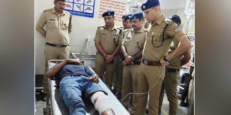 मुठभेड़ के बाद दो पेट्रोल पंपों में डकैती डालने वाले पांच बदमाश गिरफ्तार