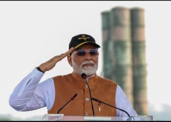 आदमपुर एयरबेस पर PM मोदी, एक फोटो ने खोल दी पाकिस्तान के झूठे दावों की पोल