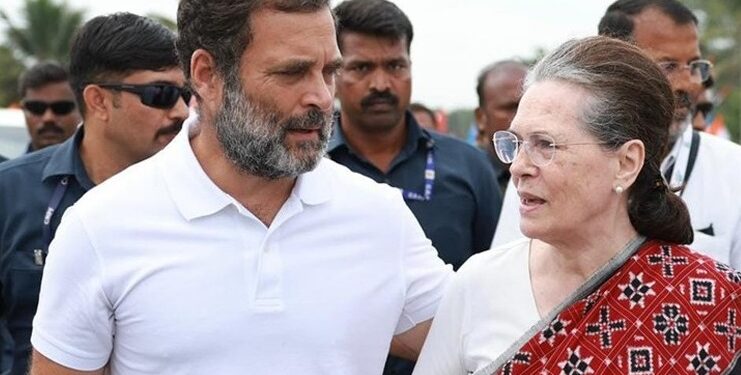 सोनिया-राहुल पर मनी लॉन्ड्रिंग की शिकायत दर्ज, करोड़ों की संपत्तियां हड़पने के आरोप