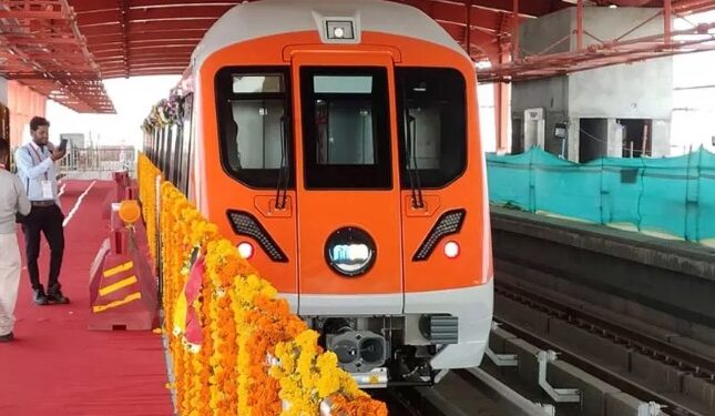 मध्य प्रदेश में शुरू हुई मेट्रो रेल सेवा, PM मोदी ने दिखाई हरी झंडी