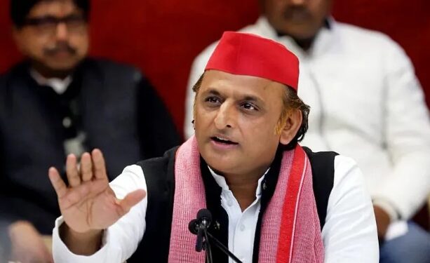 अखिलेश यादव ने की भारतीय सेना की तारीफ, लेकिन इस योजना पर फिर उठाए सवाल