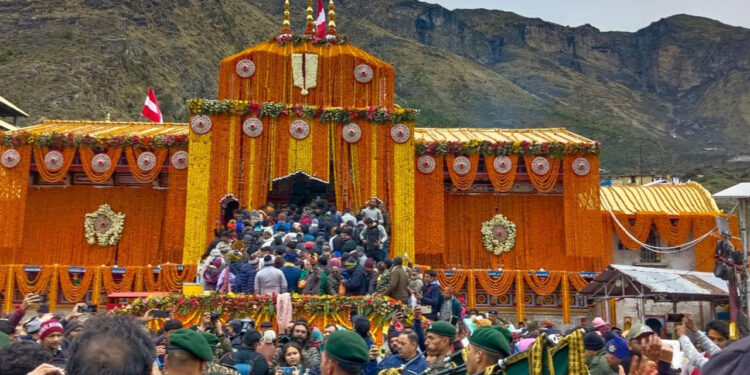 विश्वप्रसिद्ध बदरीनाथ धाम के कपाट खुले