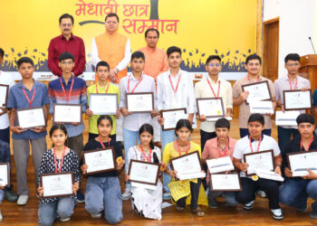 शिक्षा व्यवस्था को मजबूत बनाने के लिए राज्य सरकार कई अहम कदम उठा रही : धामी