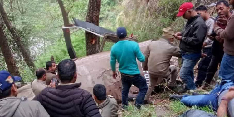 उत्तरकाशी के हेलीकॉप्टर क्रेश, छह लोगों की मौत, एक घायल