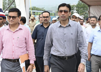 डीएम बंसल ने किया चारधाम यात्रा व्यवस्था का निरीक्षण