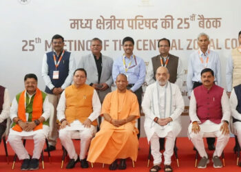 सीमावर्ती क्षेत्रों में सड़क और संचार सुविधाओं का विस्तार जरूरी : धामी