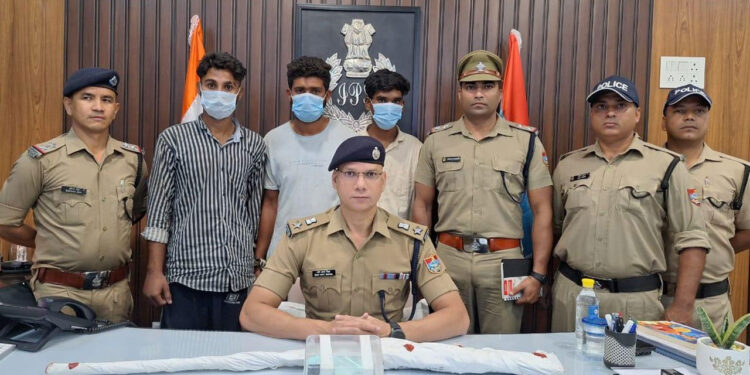 हत्या की नियत से फायरिंग करने वाले 3 गिरफ्तार