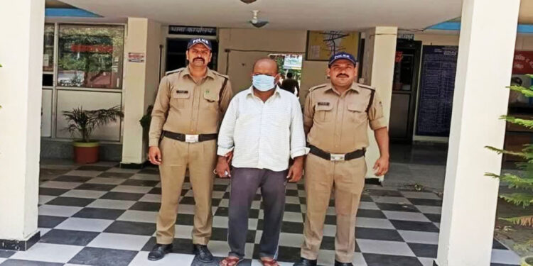 नौ करोड़ की धोखाधड़ी मामले में शूगर मिला का डायरेक्टर गिरफ्तार